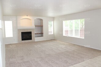 1921 Fossil Creek Pkwy in Fort Collins, CO - Building Photo - Building Photo