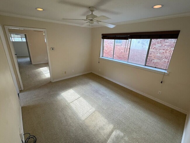8620 Baltimore Dr, Unit #202 in Dallas, TX - Building Photo - Building Photo