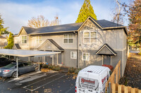 Tuxedo Park Apartments in Portland, OR - Building Photo - Building Photo