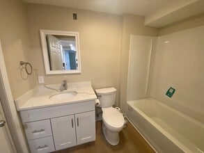 932 Massachusetts Ave in Arlington, MA - Building Photo - Building Photo