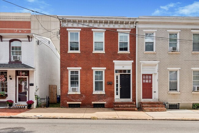 property at 19 S New St