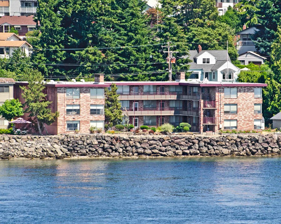 Edgewater East Apartments in Bremerton, WA - Foto de edificio