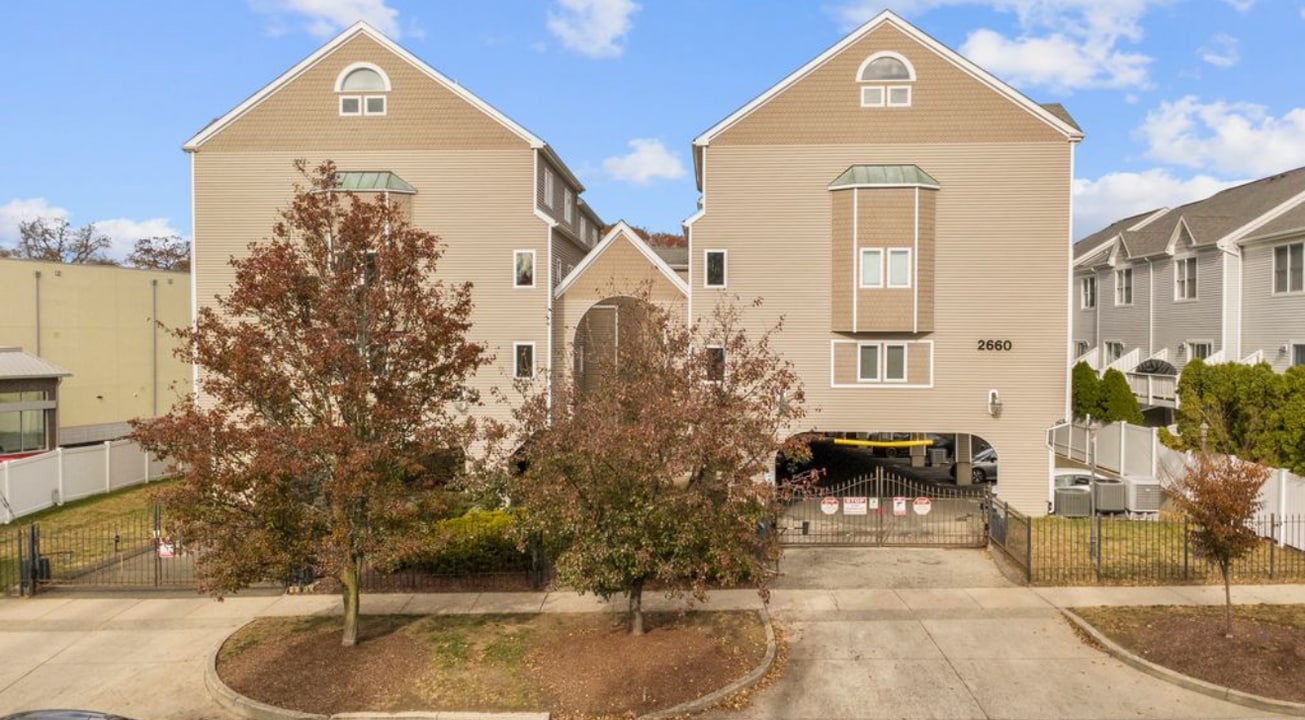 2660 North Ave, Unit 238 in Bridgeport, CT - Foto de edificio