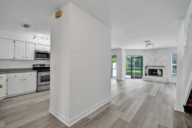 11652 NW 19th Dr in Coral Springs, FL - Foto de edificio - Building Photo