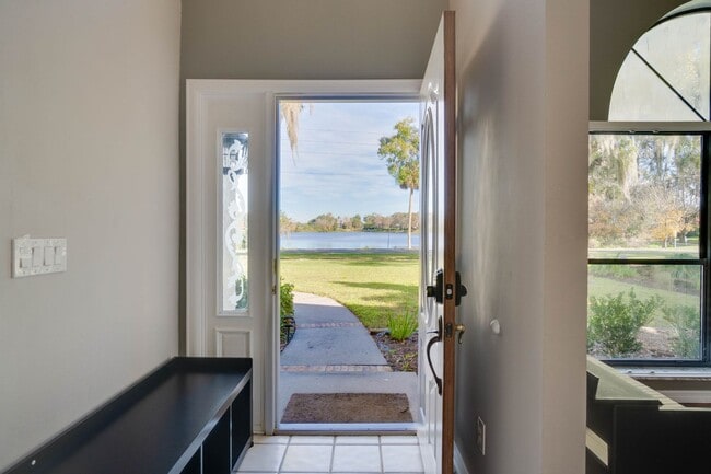 511 Lake Charm Dr in Oviedo, FL - Building Photo - Building Photo