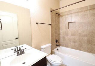 2155 Mcparland Ct in Carrollton, TX - Building Photo - Building Photo