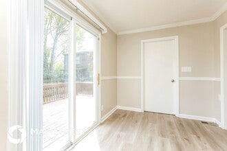 209 W Bledsoe St in Gallatin, TN - Foto de edificio - Building Photo