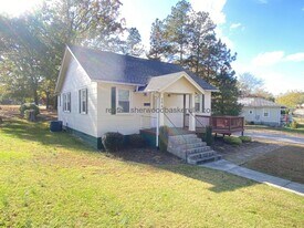 504 E Atlantic St in South Hill, VA - Building Photo