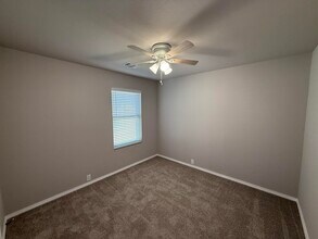 5518 Timber Haven in San Antonio, TX - Foto de edificio - Building Photo