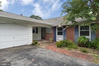 12425 Stretton Ln in Bowie, MD - Building Photo - Building Photo