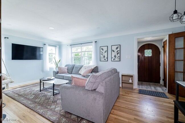 property at 15101 Schuyler Ave