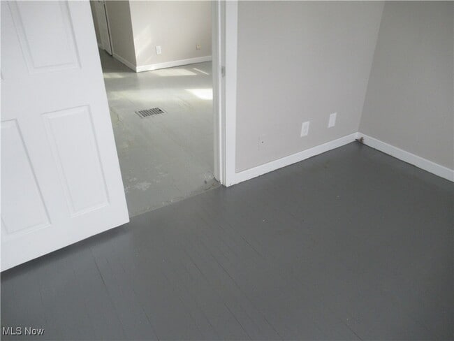 5137 Miller Ave in Maple Heights, OH - Foto de edificio - Building Photo