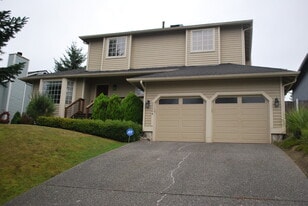 20204 37th Ave W in Lynnwood, WA - Building Photo