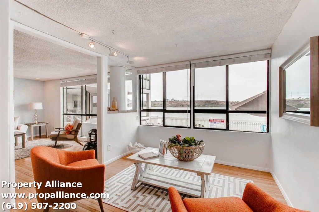 4513 Cove Dr-Unit -#5 in Carlsbad, CA - Building Photo