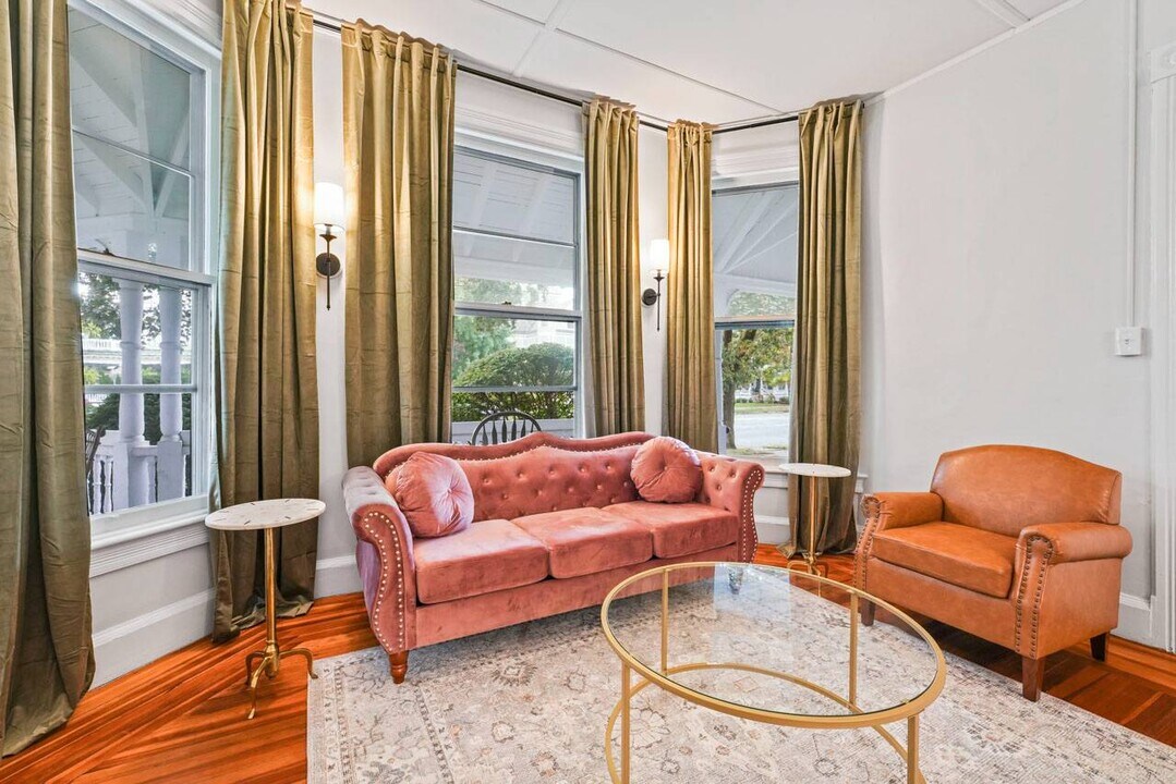 101 Union Ave in Saratoga Springs, NY - Foto de edificio