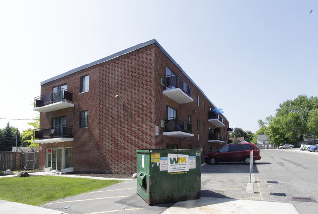 Grace Apartments in Brampton, ON - Building Photo - Primary Photo