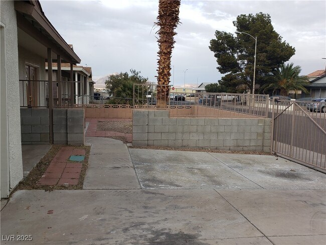 1929 Evelyn Ave in Henderson, NV - Building Photo - Building Photo