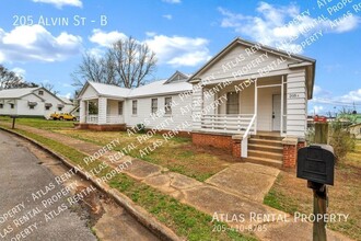 205 Alvin St in Talladega, AL - Building Photo - Building Photo