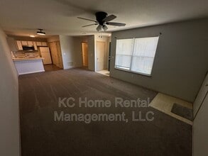 2128 Highridge Dr in Pleasant Hill, MO - Building Photo - Building Photo