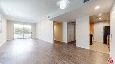 1545 S Bentley Ave in Los Angeles, CA - Building Photo - Building Photo
