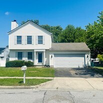 4348 Shady Meadows Dr in Grove City, OH - Building Photo