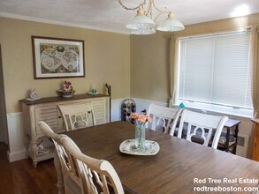 70 Gardner Rd, Unit 1 in Brookline, MA - Building Photo - Building Photo