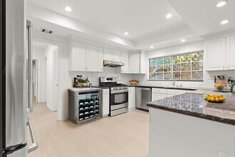 3388 Coy Dr in Los Angeles, CA - Building Photo - Building Photo