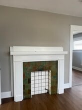 225 E 31st St, Unit 2 in Erie, PA - Foto de edificio - Building Photo