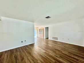 1145 Stewart Dr in Dunedin, FL - Building Photo - Building Photo