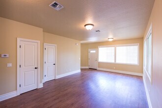 436 10th NW St in Corvallis, OR - Building Photo - Building Photo