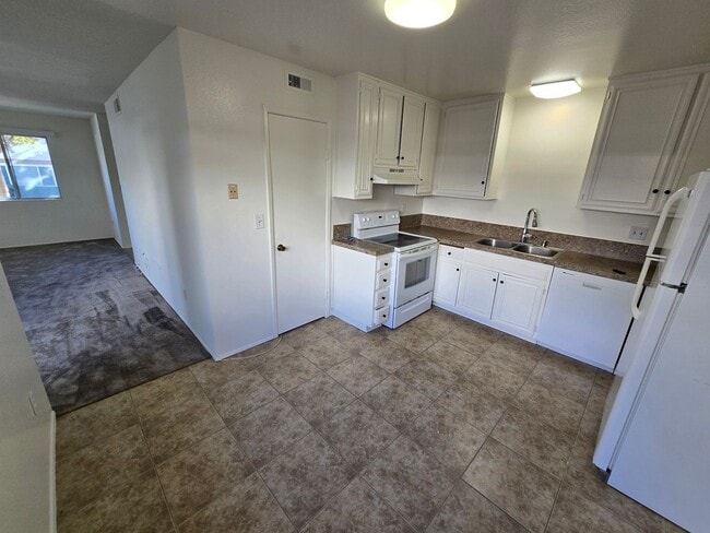 5530 Caminito Jose in San Diego, CA - Building Photo - Building Photo