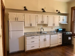 360 Laurel St in Hartford, CT - Foto de edificio - Building Photo