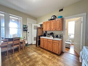 2623 W Crystal St, Unit G07C in Chicago, IL - Foto de edificio - Building Photo