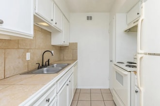 4645 Ocean Dr in Corpus Christi, TX - Building Photo - Building Photo