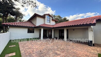 8215 Saragoza Ct in Orlando, FL - Building Photo - Building Photo