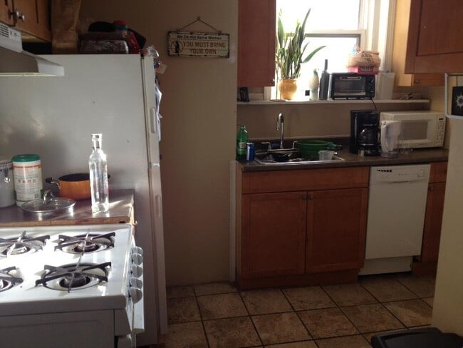 38 S Huntington Ave, Unit 2T in Boston, MA - Foto de edificio - Building Photo