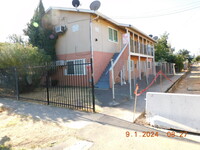 730 Dixieanne Ave, Unit 4 in Sacramento, CA - Foto de edificio - Building Photo