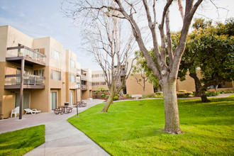 Oak Park (South Bldg) in Monrovia, CA - Building Photo - Building Photo