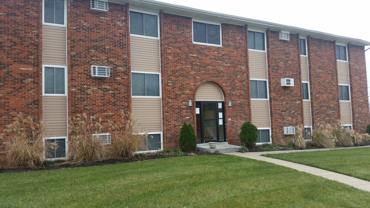 15 Hampshire Ct, Unit 7 in Hamilton, OH - Foto de edificio