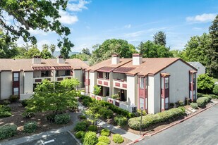Monument Oaks in Concord, CA - Building Photo