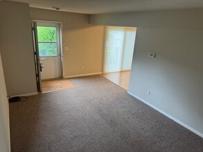 104 W Countryside Pkwy in Yorkville, IL - Building Photo - Building Photo