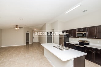 850 Algaringo Ave SE in Palm Bay, FL - Foto de edificio - Building Photo