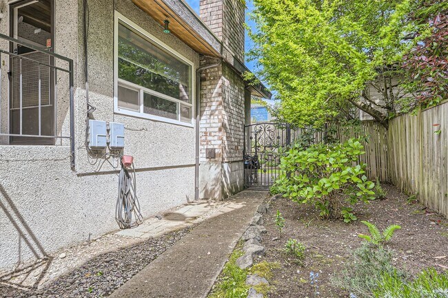 10708 Stone Ave N in Seattle, WA - Building Photo - Building Photo