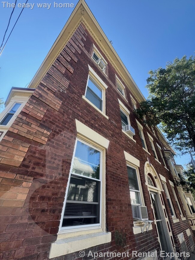 2 Cypress St