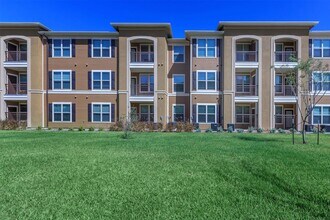 1430 Mile 6 1/2 W in Weslaco, TX - Foto de edificio - Building Photo