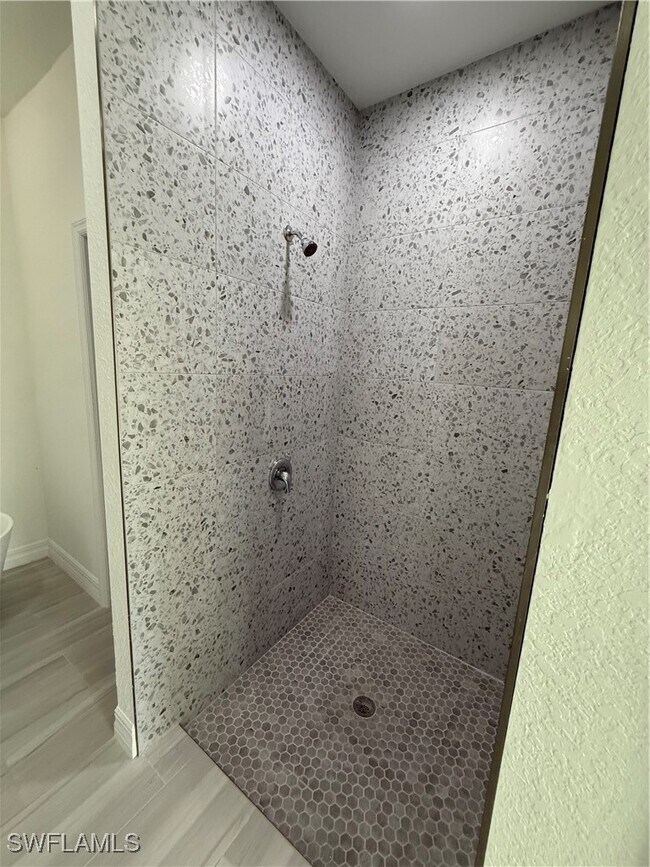 17444 Barbara Dr in Ft. Myers, FL - Foto de edificio - Building Photo