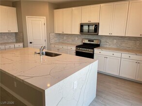 3610 Tondela Ln in Henderson, NV - Building Photo - Building Photo