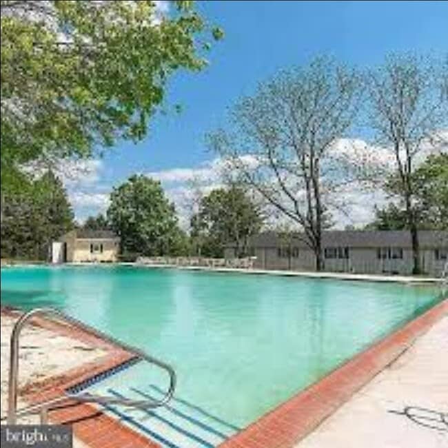 property at 122 Berwick Pl