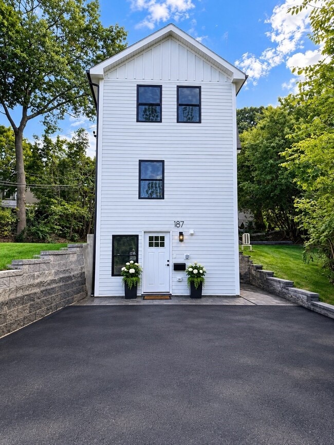 property at 187 St Mary St