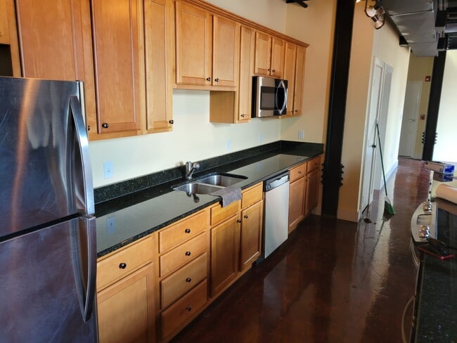 120 N Indian Alley, Unit 200 in Winchester, VA - Foto de edificio - Building Photo